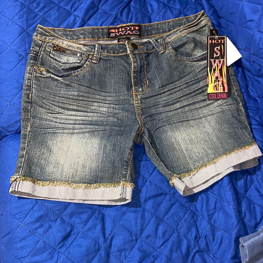 Hot swag Jean shorts🌻
